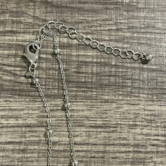 Elegant Silver Heart Pendant Necklace - Picture 5 of 5